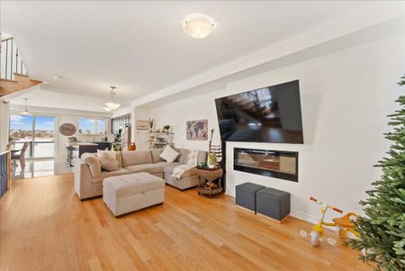 For Lease - 25 Lake Trail Way, Whitby, Ontario - Photo 4