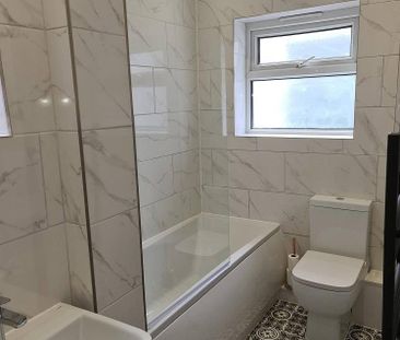 2 bedroom ground floor flat to rent - Photo 3