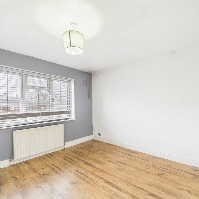 3 bedroom end of terrace house to rent - Photo 1