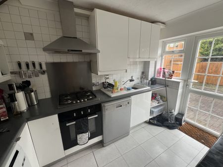 Chalvington Drive, St. Leonards-On-Sea - Photo 3