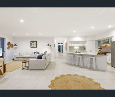 Spacious Beachside Family Home with Pool in Salt Village - Photo 2
