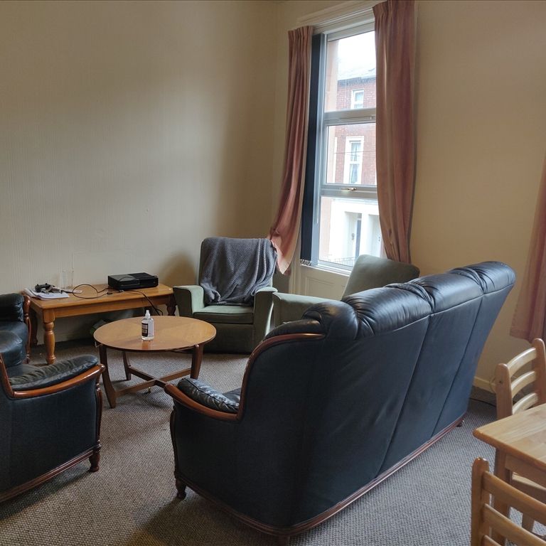 Flat 2, 18 Lawrence Street - Photo 1