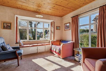 4 bedroom detached house to rent - Photo 2