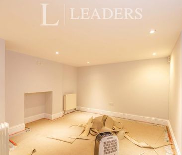 4 bedroom semi-detached house to rent - Photo 2