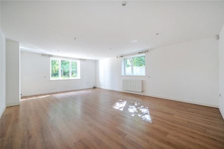4 bedroom detached house to rent - Photo 2