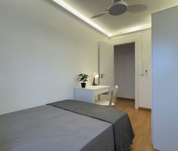 Calle de Juan García Serrano, Boadilla del Monte, Community of Madr... - Photo 5