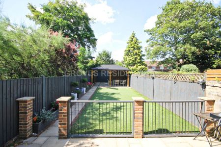 5 bedroom semi-detached house to rent - Photo 2