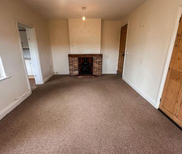 2 bedroom semi-detached house to rent - Photo 4
