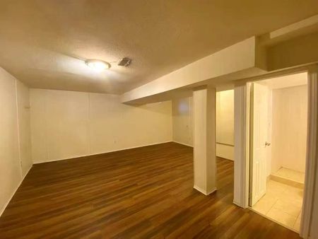 For Lease - 1540 Norwill Crescent, Oshawa, Ontario - Photo 4