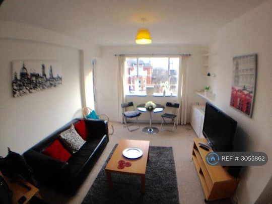 2 bedroom flat to rent - Photo 1