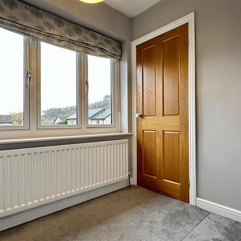 4 bedroom detached house to rent - Photo 1