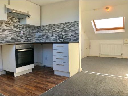 Studio to rent - Photo 3