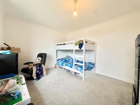 2 bedroom end of terrace house to rent - Photo 3