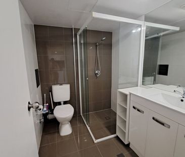 Southport Broadwater gorgeous modern unit with water views! - Photo 6