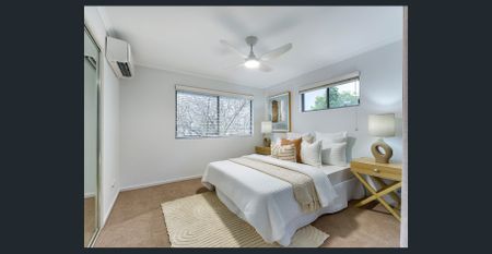 Freshly Updated 2 Bedroom Apartment In Prime Stafford Location. Walk To Shops And School - Photo 3