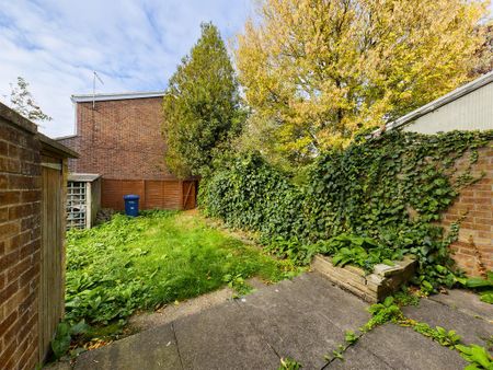 3 bedroom terraced house to rent - Photo 4