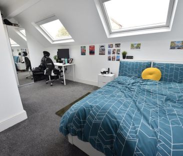 3 bedroom Flat in Flat B, (1st Floor) - Photo 4