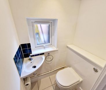 3 bedroom semi-detached house to rent - Photo 5