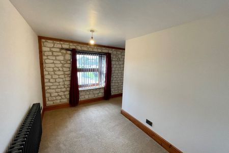 High Street - Photo 3