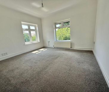 4 bedroom detached house to rent - Photo 3