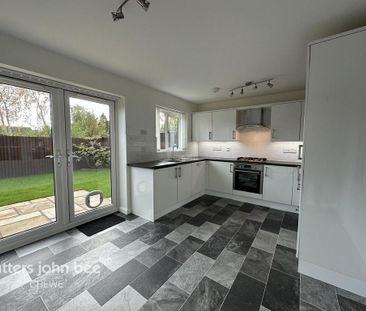 3 bedroom semi-detached house to rent - Photo 5