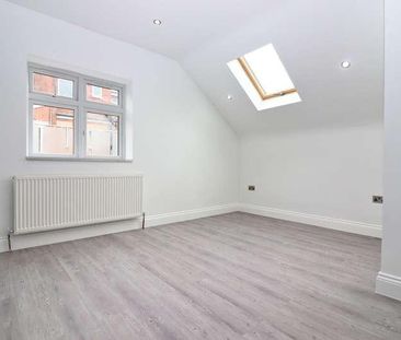 Grand Parade, Surbiton, KT6 - Photo 2