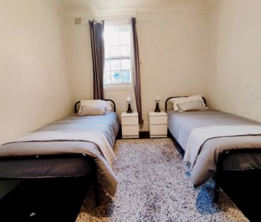 Room 4 #291A - Photo 2