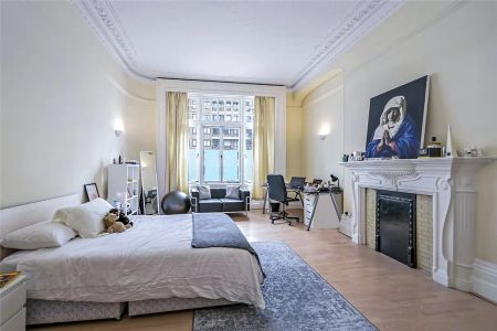 4 bedroom flat in South Kensington - Photo 4