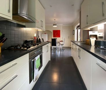 🚨Walking Distance To Cressex Business Park🚨 - Photo 2