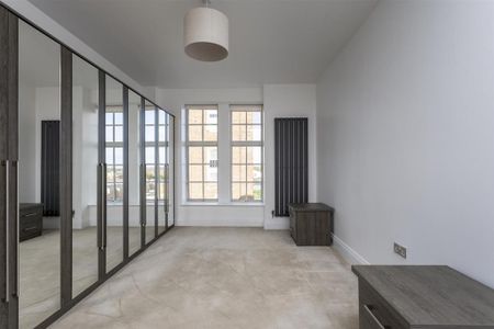 3 bedroom apartment to rent - Photo 2