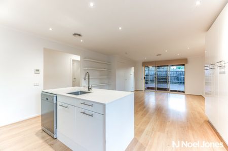 2/13-15 Bardia Street, RINGWOOD - Photo 2