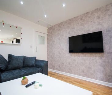 5 bedroom terraced house to rent - Photo 1