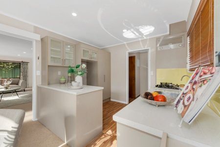 Single-Level 3 bedrooom & Study - Photo 5