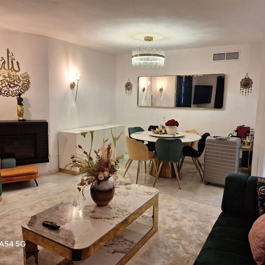 Piso de alquiler en Urbanización Los Naranjos de Marbella, 399, La Dama de Noche - La Alzambra - Photo 1