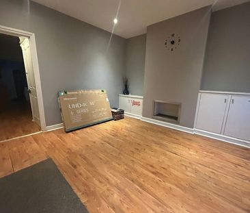 Terraced House to rent on - Photo 1