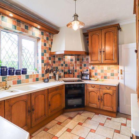 4 bedroom detached house to rent - Photo 1