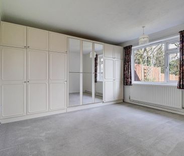 2 bedroom bungalow to rent - Photo 1