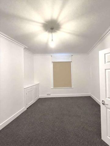 Stanhope Road, Swanscombe, DA10 - Photo 2