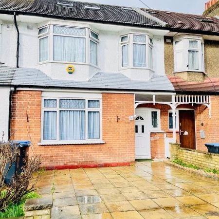 Princes Avenue N13 6HH, Property for rent - Photo 1