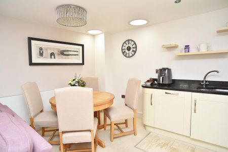 3 bedroom townhouse to rent - Photo 3