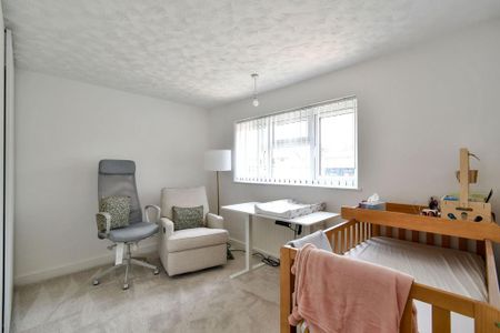 3 bedroom semi-detached house to rent - Photo 5