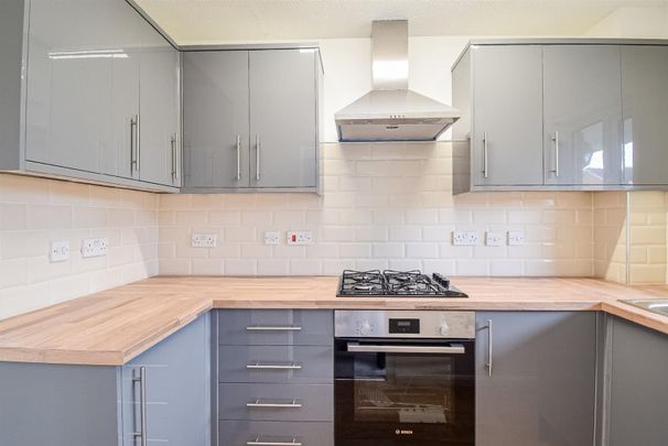 Holly Approach, Ossett - Photo 1