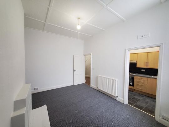 3 bedroom end of terrace house to rent - Photo 1