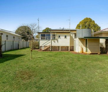 Beautiful 2 Bedroom Cottage, Perfectly Located! - Photo 4