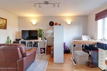 A 1 Bedroom Flat in Coppice Gate GL51 9QJ - Photo 4