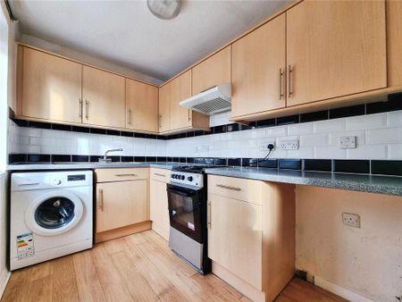 2 bedroom maisonette to rent - Photo 4