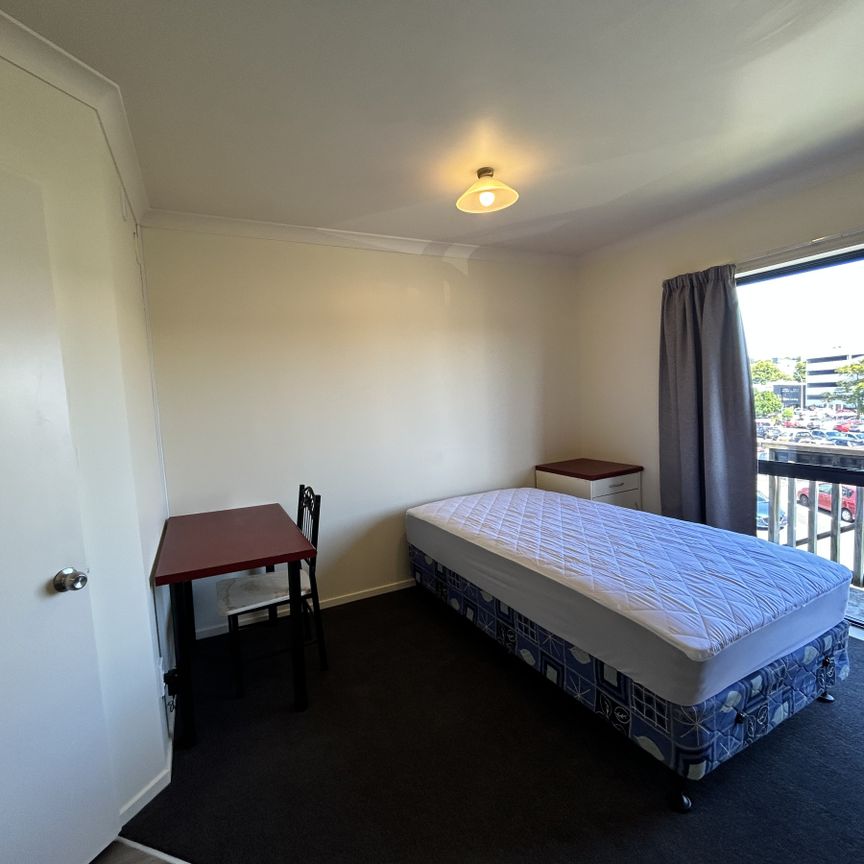 *** Furnished Accommodation *** - Photo 1