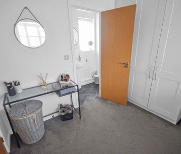 3 bedroom detached house to rent - Photo 5