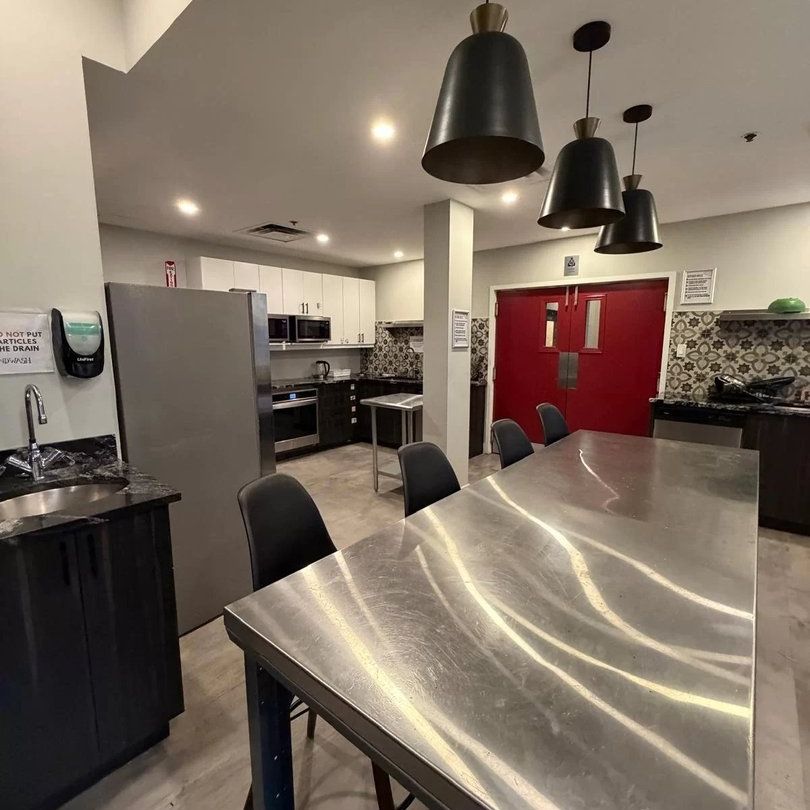 330 Mcleod St, Ottawa, ON K2P 2C5, Canada - Photo 1