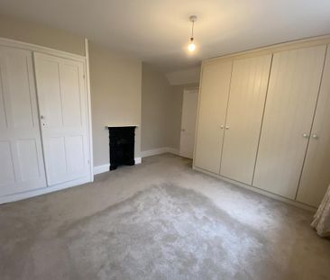 4 bedroom detached house to rent - Photo 3